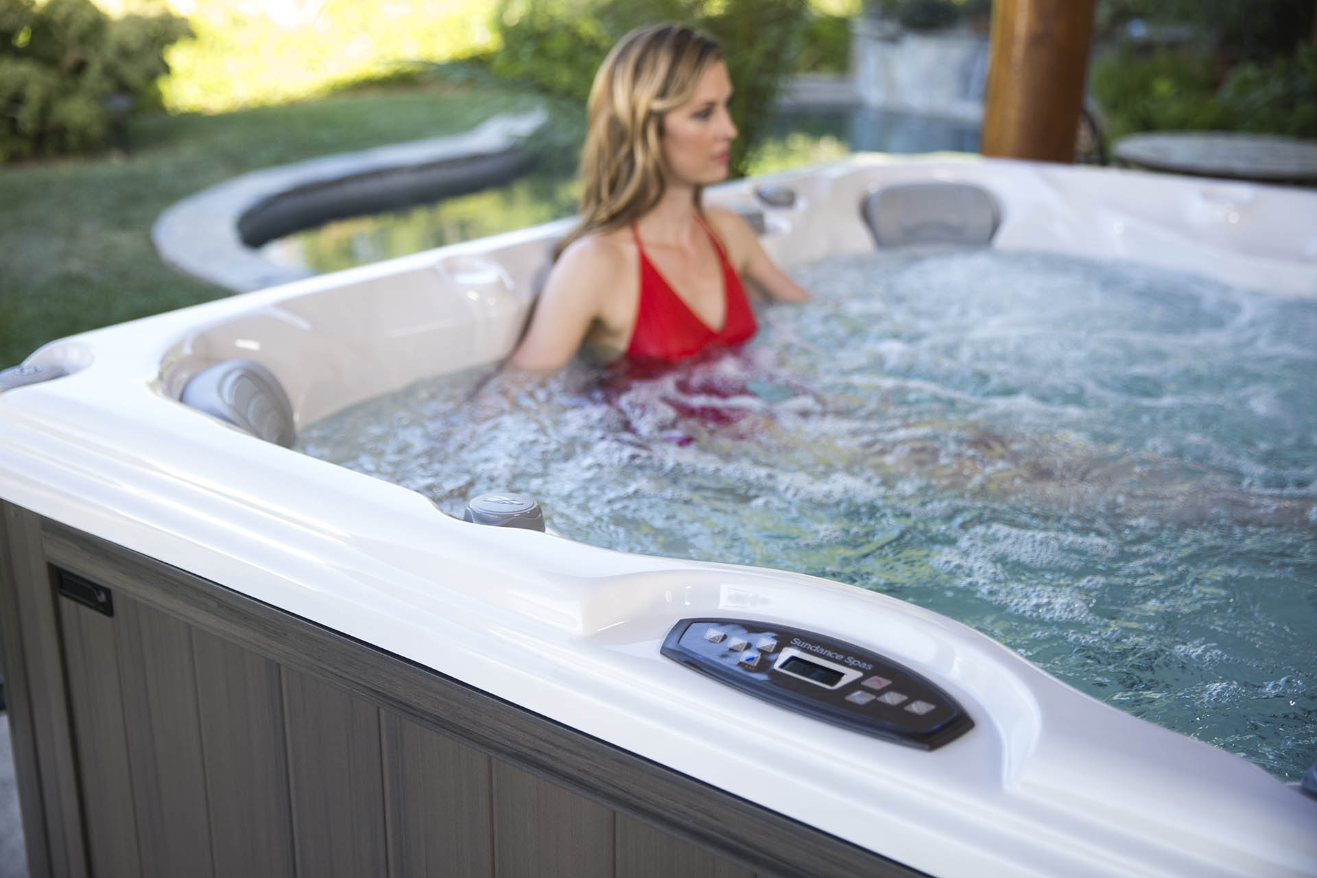What a Backyard Hot Tub Brings to Your Home Life