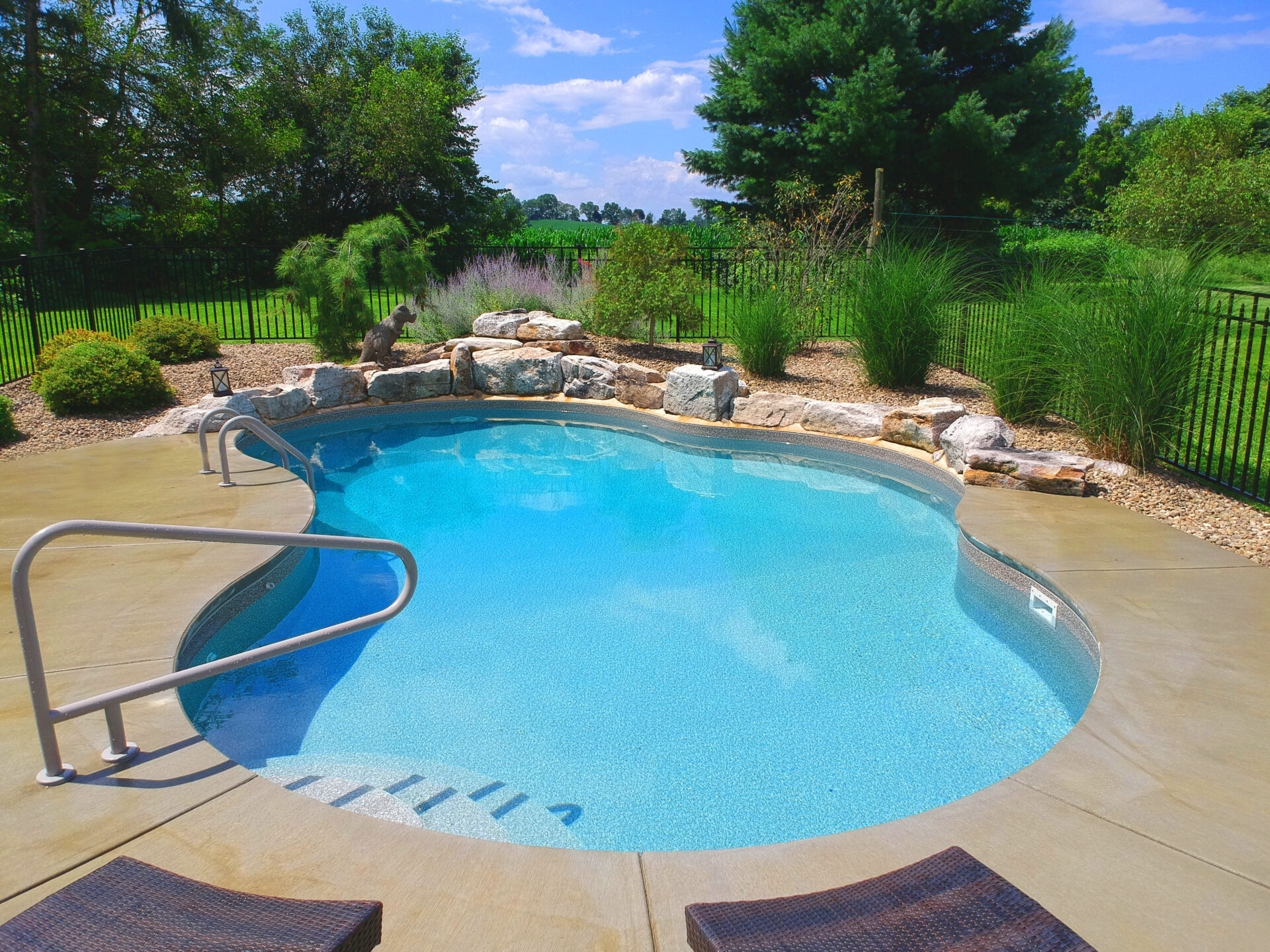 Top Qualities to Look for in a Swimming Pool Contractor